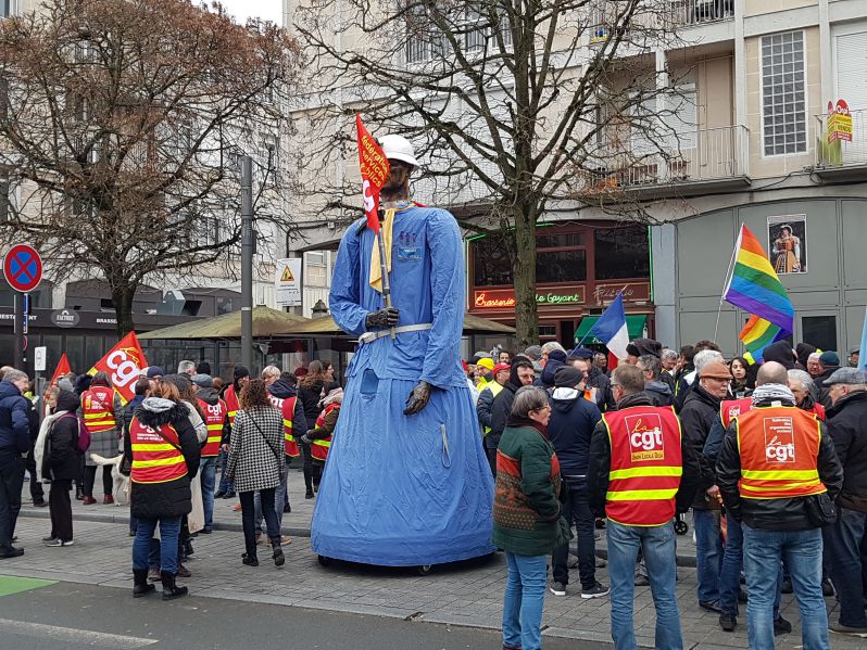 DOUAI – L’heure de la manif